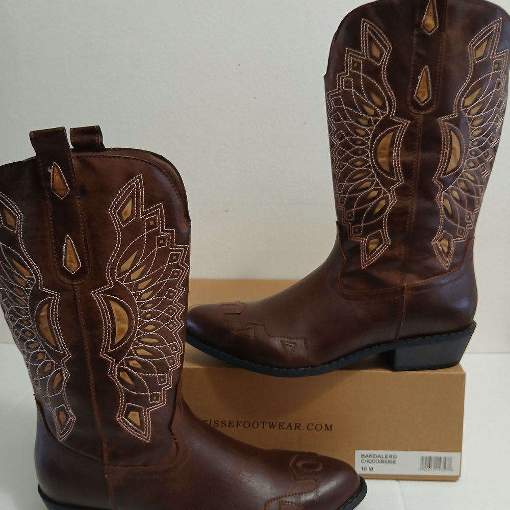 Coconuts by Matisse Brown and Tan Embroidered Winter Boots Various Sizes - Picture 6 of 12